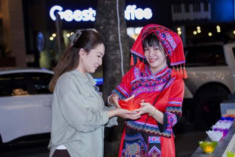 Đêm Hội Thả Đèn Hoa Đăng
