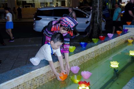 Đêm Hội Thả Đèn Hoa Đăng