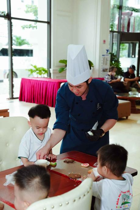 Christmas Tree Lighting Activity